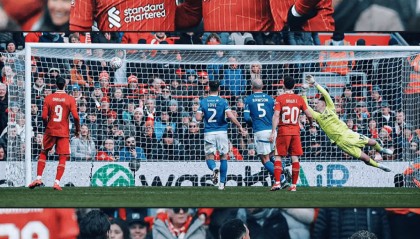 阿诺德为利物浦打进的21球中16球来自禁区外，比例最高